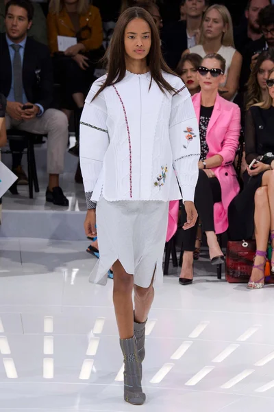 Look 40